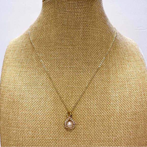 New Swarovski Elements Crystal Necklace- gold w/ faux pearl & clear crystals - Picture 1 of 12